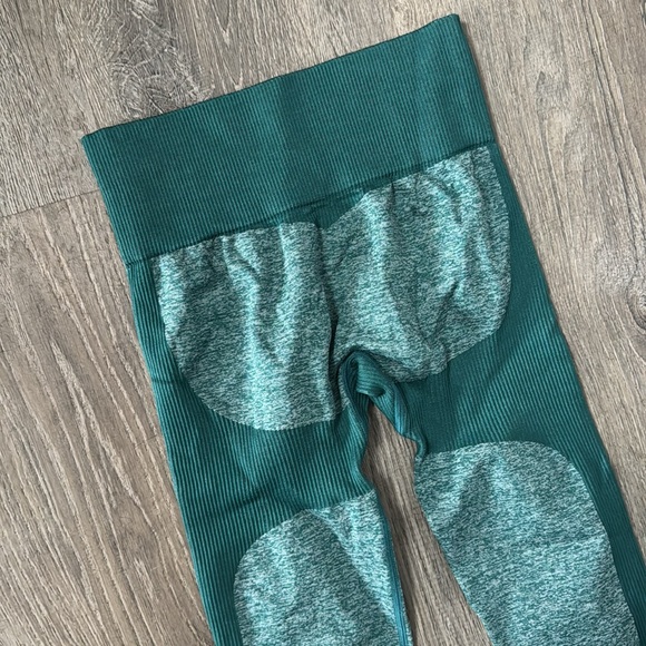 NWT Doyoueven Teal-ish color IMPACT seamless workout pants - Picture 5 of 5